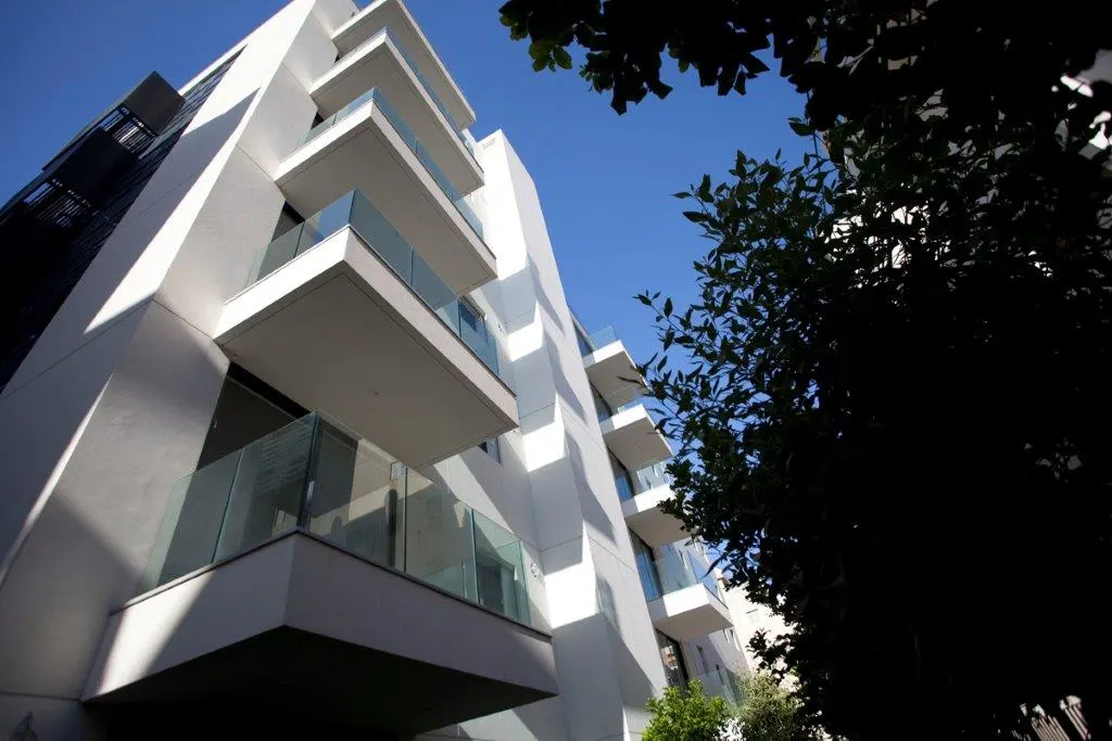 4-Room Apartment for Rent Near the Beach, Tel Aviv
