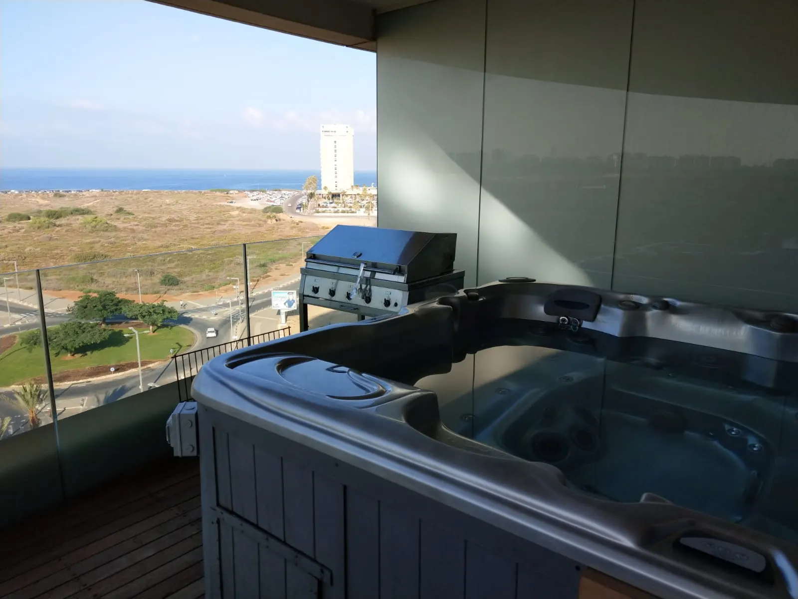 220 sqm Apartment with Jacuzzi Terrace in Ramat Aviv, Tel Aviv