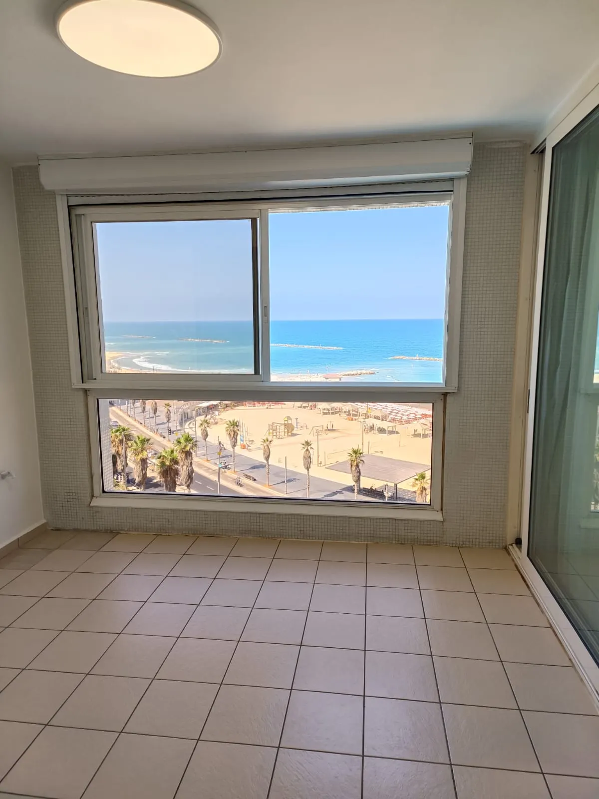 Beach front: photo 3 of 10