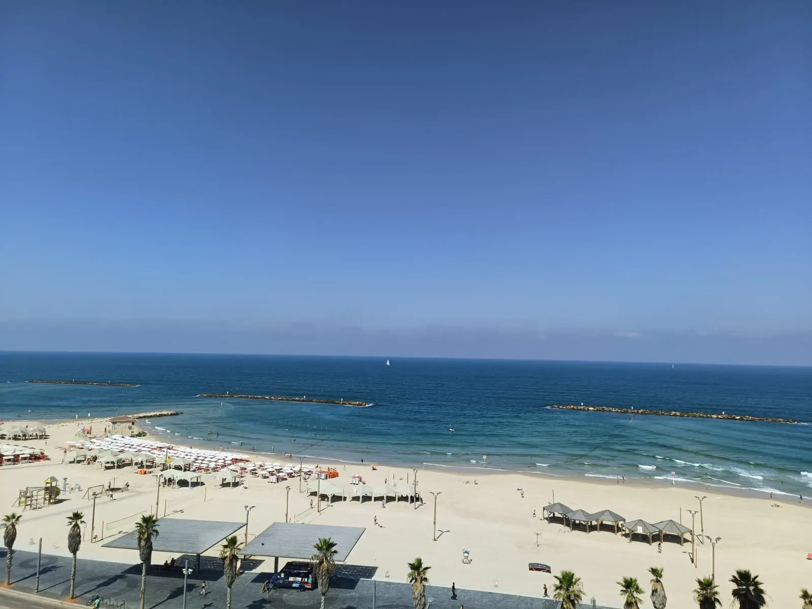Beach front: photo 10 of 10