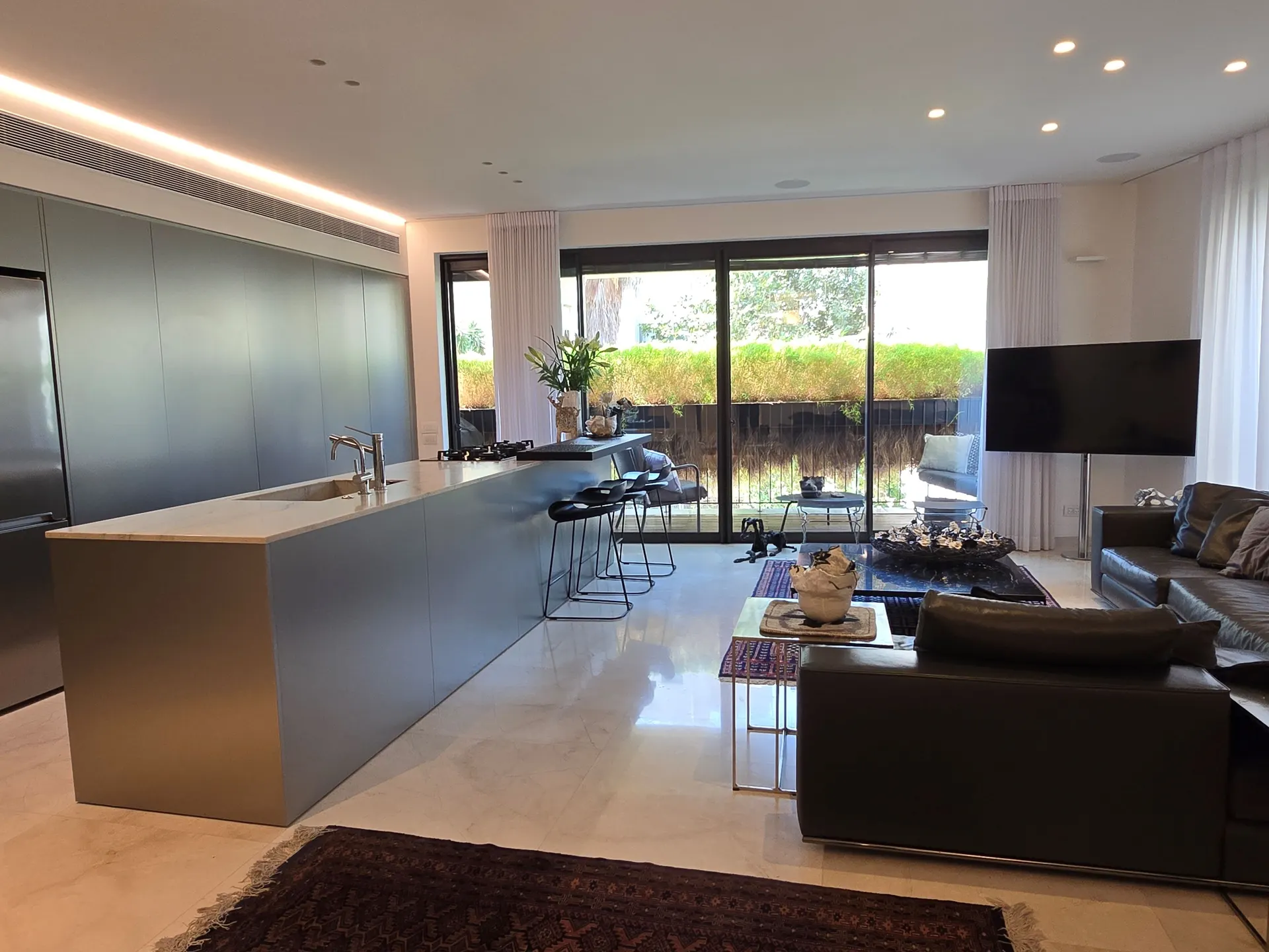 Central Tel Aviv: photo 10 of 18