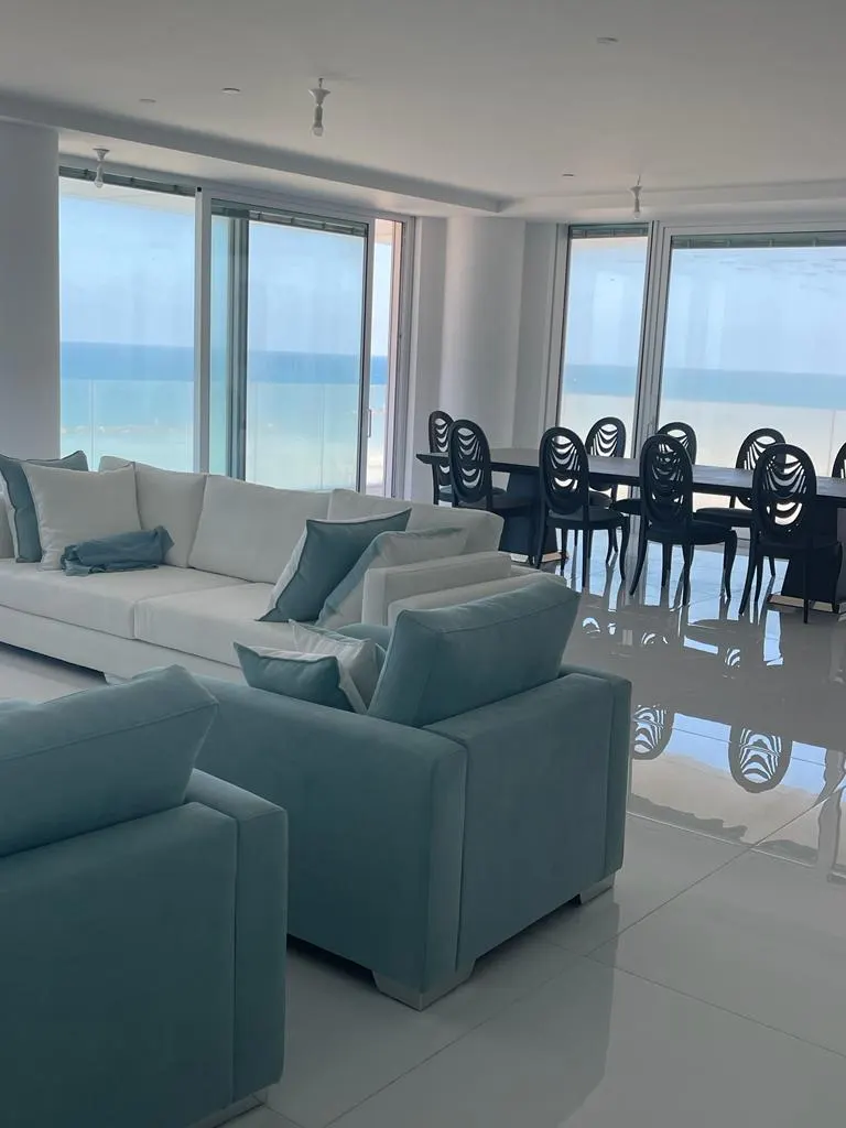 Beach front: photo 2 of 12