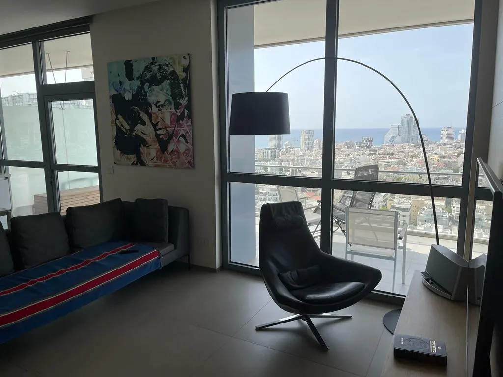 Rothschild area: photo 3 of 13